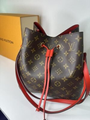 Bolsa bucket cruzada de piel