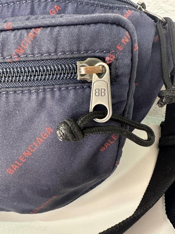 IMG_2649-1.jpg Cangurera Balenciaga