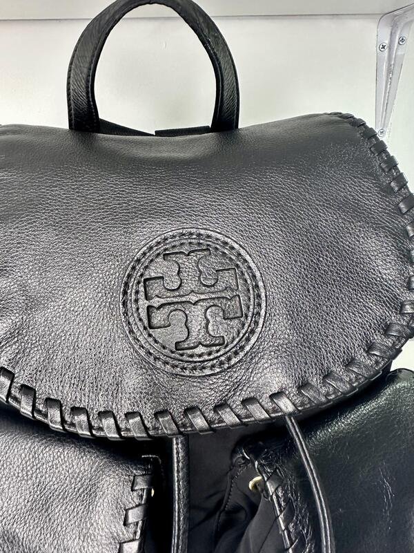 Mochila de piel con tela