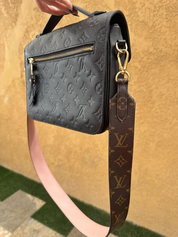 Bolsa de piel crossbody monograma